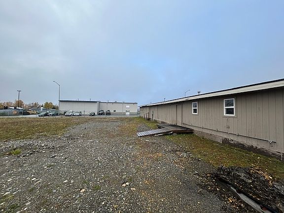 5th image of 490 E Railroad Ave
