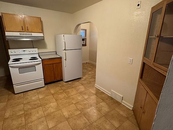 3rd image of 122-124 S Maple St #167