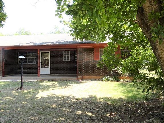2nd image of 2421 Wyandotte Way