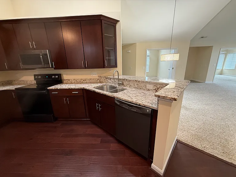 9335 Elizabeth Ln — Photo 6