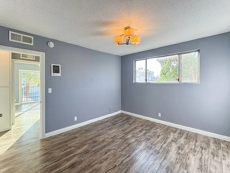 1138 Euclid St #1 — Photo 10
