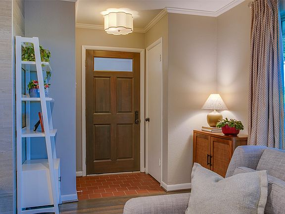 5th image of 9039 Lanshire Dr