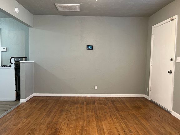 4th image of 1306 SE 40th St
