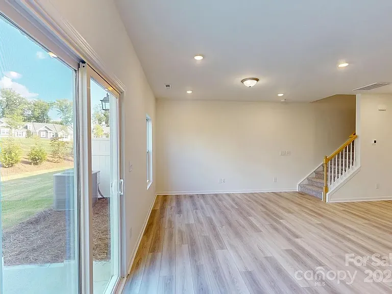 3216 Lilac Grove Dr — Photo 9