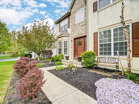 3rd image of 3234 Walkerview Dr