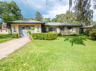 852 Lake Shore Ter, Interlachen, FL 32148