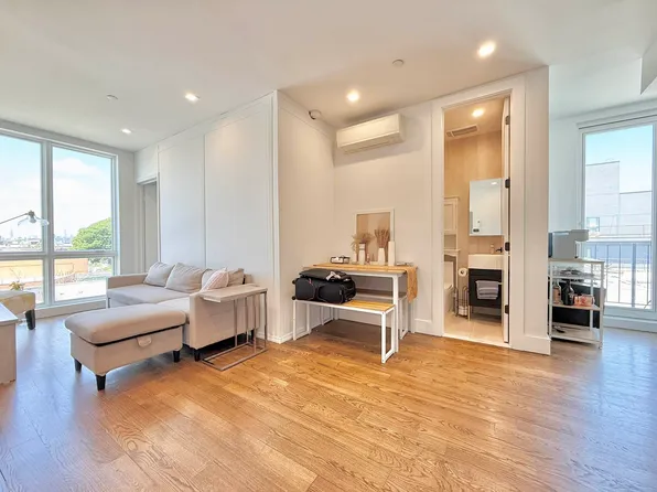 321 Woodbine Street 3C image 3 of 17