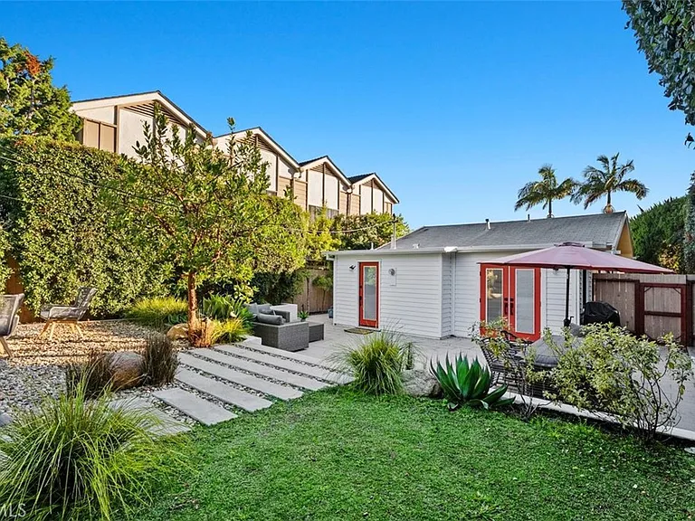 414 Cypress Dr — Photo 37