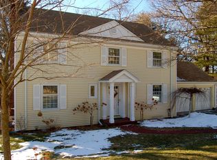 19 Swarthmore Rd, Wellesley, MA 02482