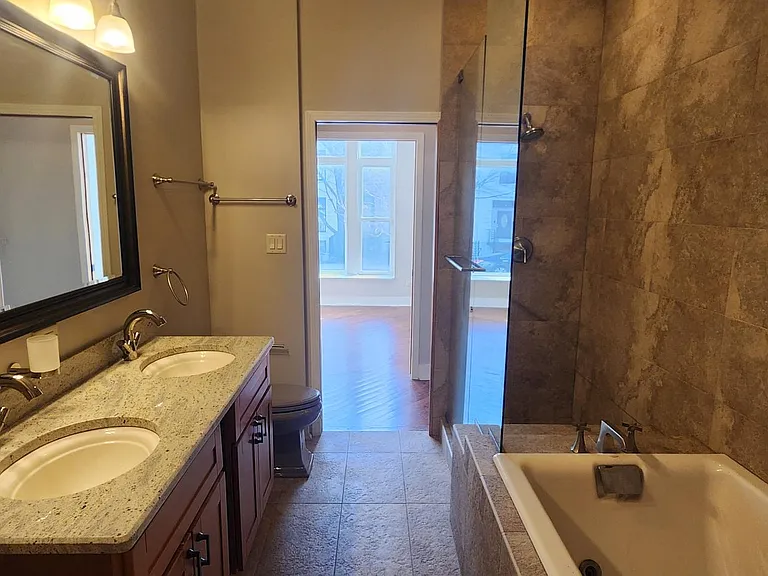 2746 W Warren Blvd #1 — Photo 15