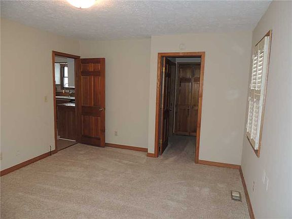 5th image of 8454 Woodburn Dr