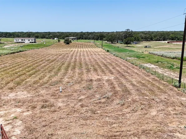 8150 Old Colony Line Rd, Dale, TX 78616