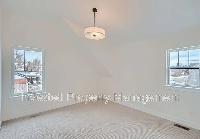 3701 N Steele St — Photo 18