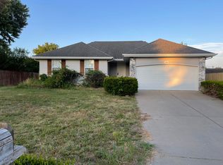 1644 S Casa Grande Ave, Springfield, MO 65802