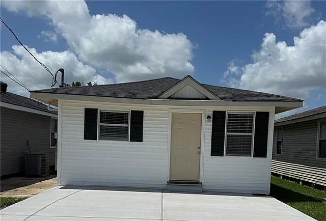 228 Megan St — Photo 1