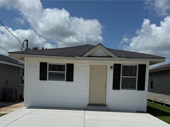 228 Megan St