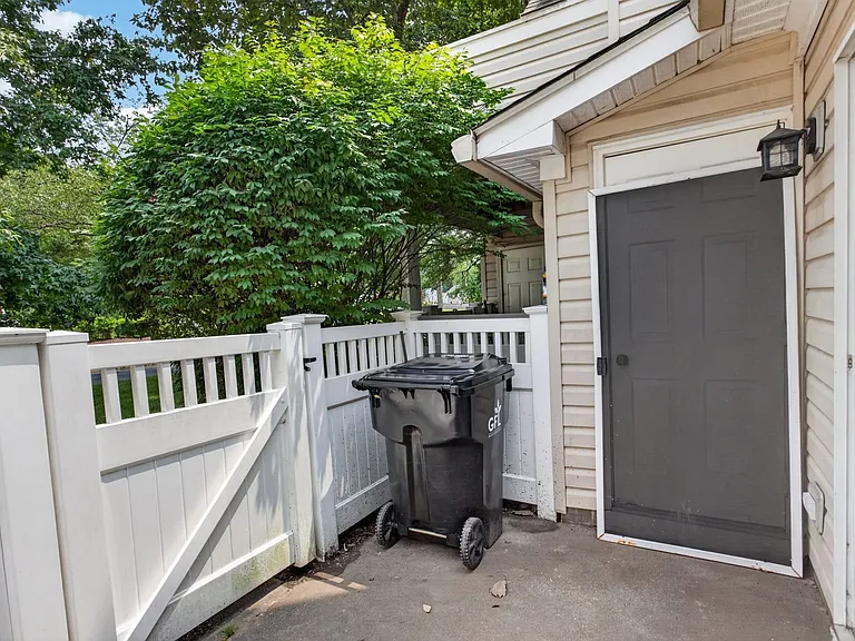 10 Tamarisk Quay #B — Photo 11
