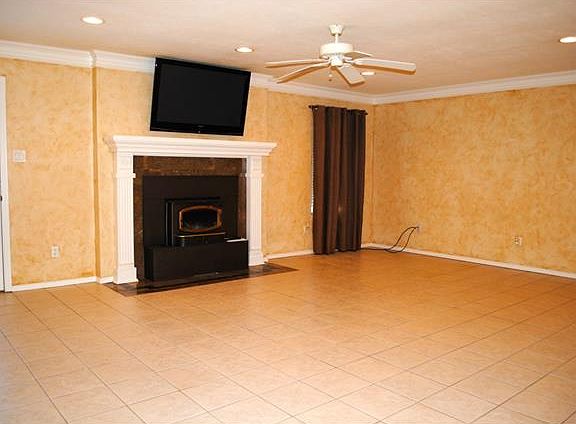 2nd image of 523 Valley Trail Dr