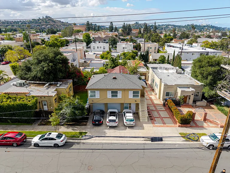 1466 Stanley Ave — Photo 15