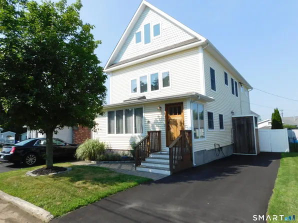 18 Waverly Road, Branford, CT 06405
