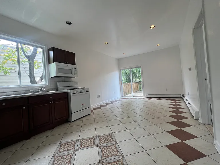 5 Timothy St #4 — Photo 6