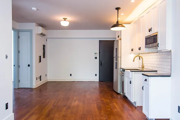 Rented by Nooklyn NYC LLC | media 19