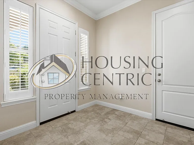 7242 Breaker Point Way — Photo 6