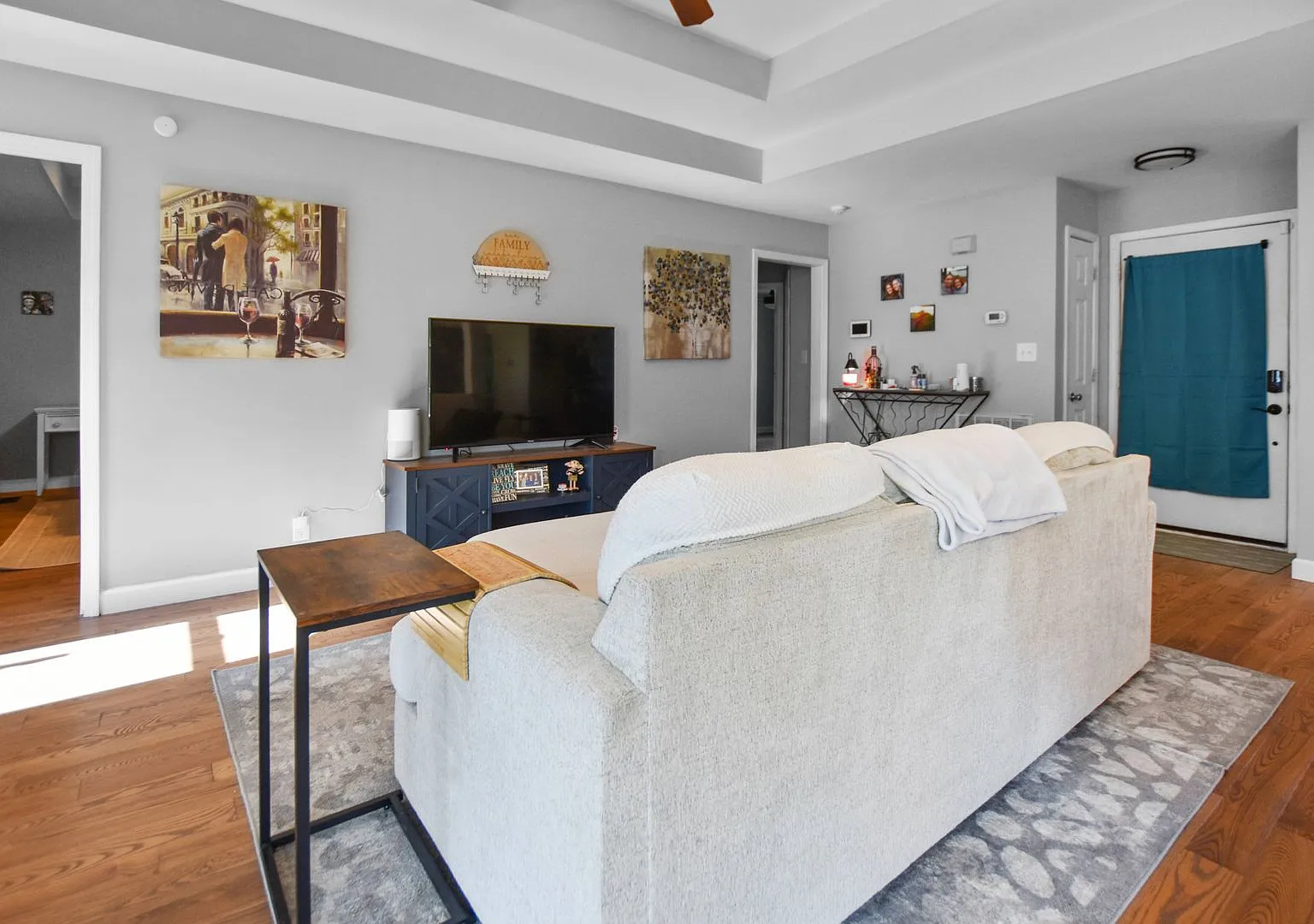 Pet Friendly Three Bedroom with Bonus! — Photo 4
