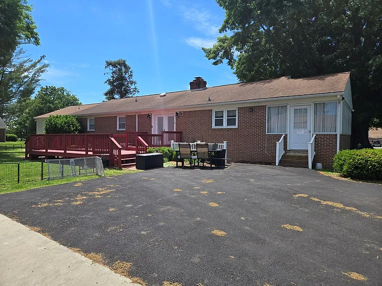 6 Mahan Rd — Photo 2