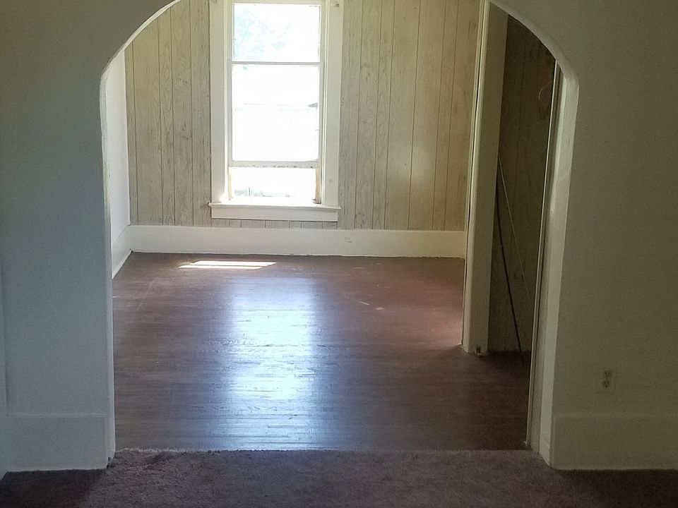 1st image of 634 S 2nd St W APT 3