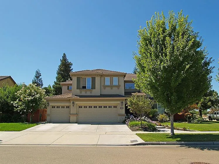 656 Lan Way photo 1