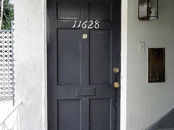 5th image of 11628 Chandler Blvd