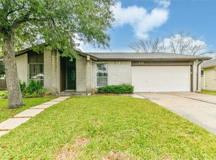 475 Seafoam Rd, Webster, TX 77598
