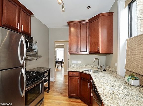5th image of 603 W Arlington Pl #3