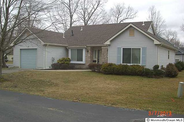 2nd image of 549 N Petunia Lane N