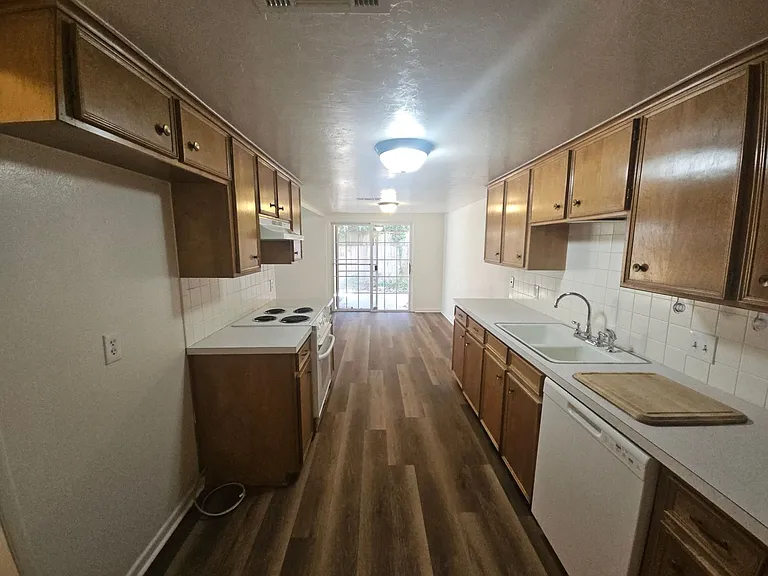 2109 Fleur De Lis Ct — Photo 11