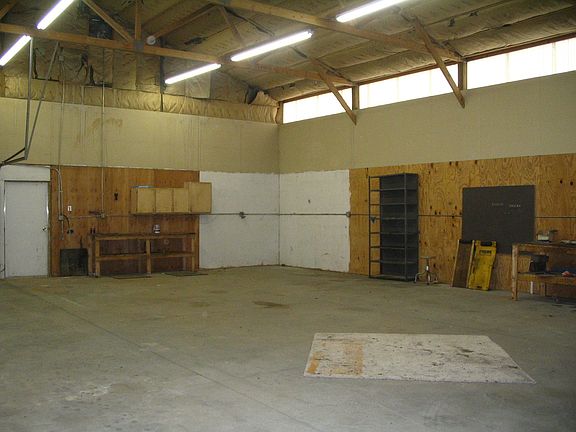 Inside 40x60 workshop
