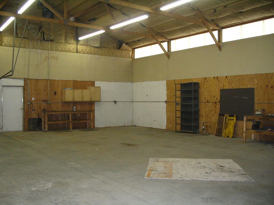 Inside 40x60 workshop