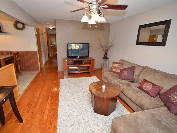 4th image of 1015 Park Ave
