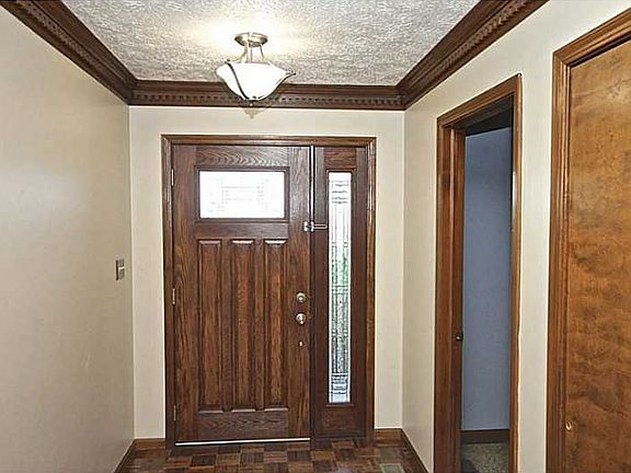 5th image of 12020 Valley Brook Ct