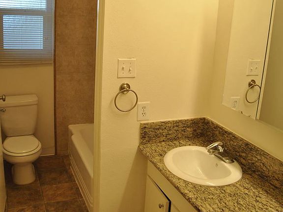 5th image of 5727 Ravenspur Dr APT 313
