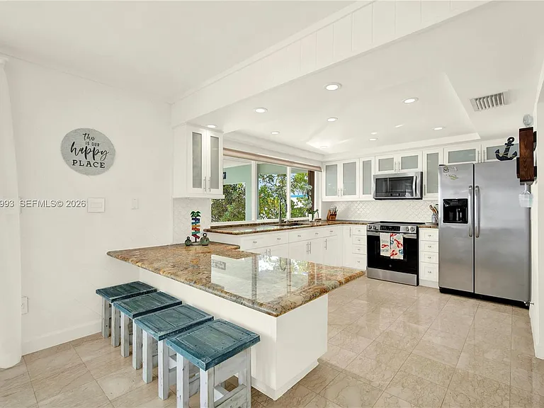 69 Shoreland Dr — Photo 5