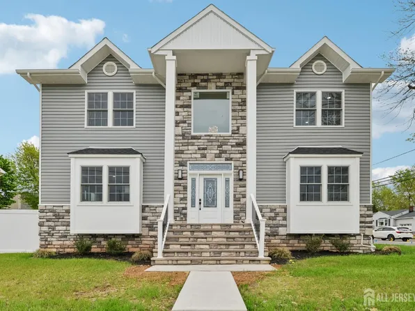 239 Suttons Ln, Edison, NJ 08817