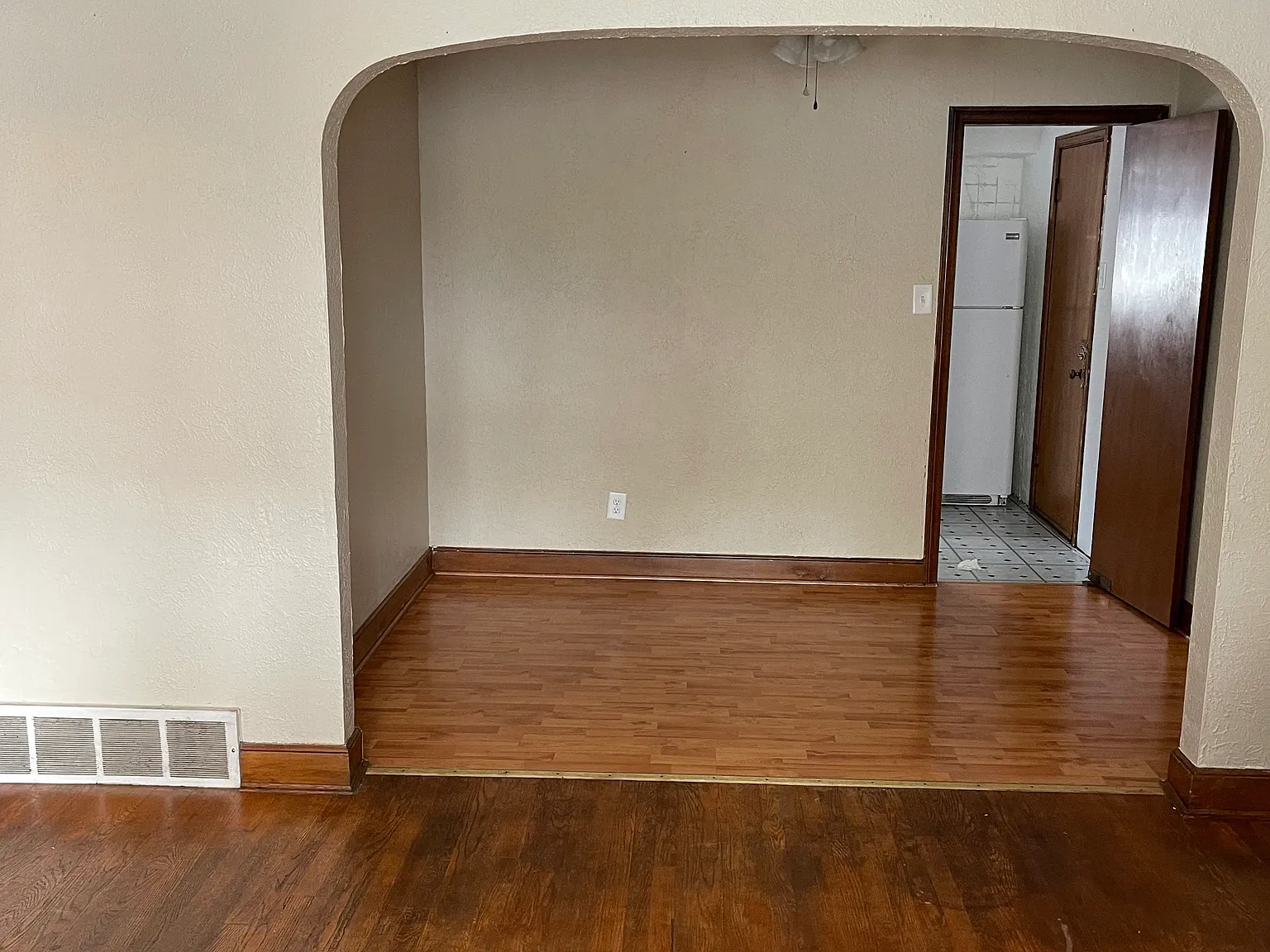 2 bed, $975 — Photo 1