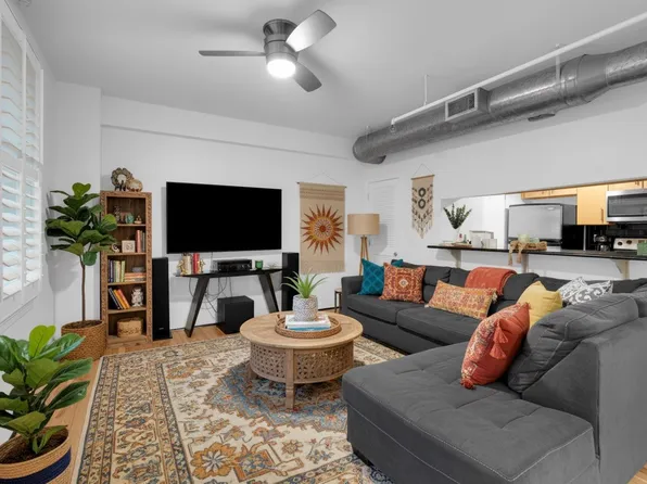 700 Church St APT 208, Nashville, TN 37203