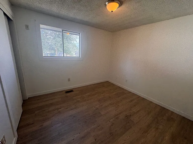 1228 E North Ave — Photo 8