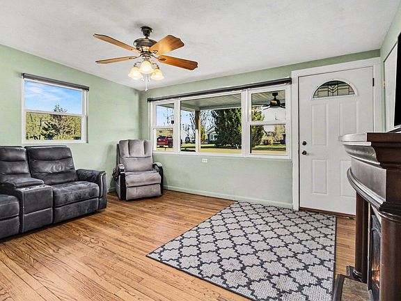 3rd image of 48758 Sully Dr