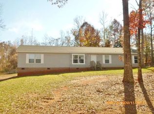 222 Red Oak Dr, Wellford, SC 29385