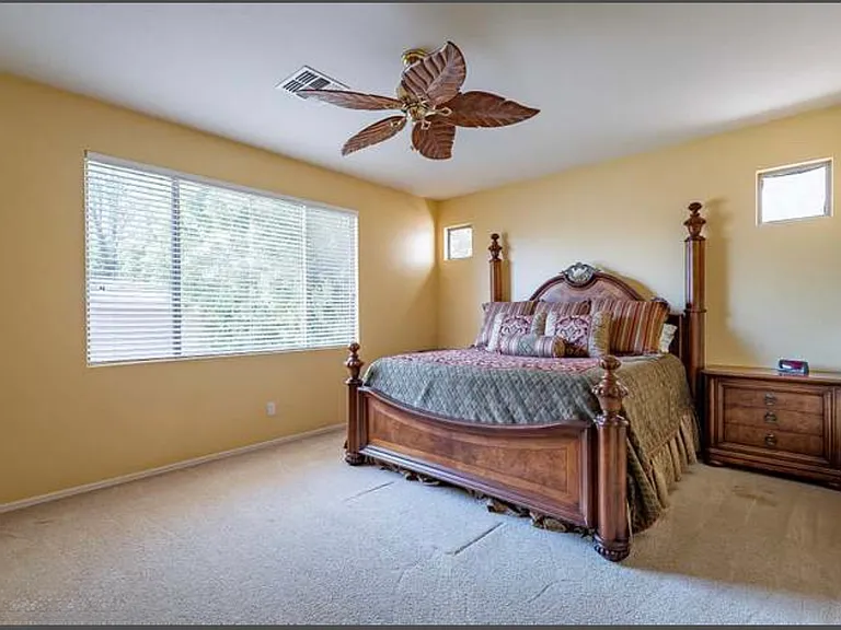 201 W Roadrunner Dr — Photo 15