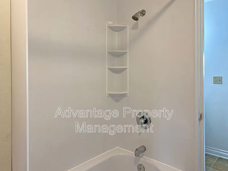 975 NW Garfield Ave #1 — Photo 27